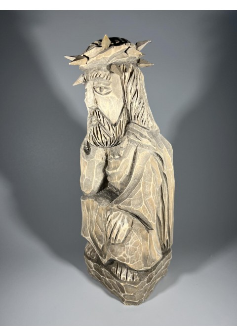 Rūpintojėlis medinis, drožinėtas. Aukštis 32 cm. Kaina 53 
