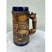 Bokalas medžioklės tema keraminis, vintažinis, su alaviniu dangčiu, vokiškas. Rankena-lapė. W. Germany. Gerz. Kaina 58