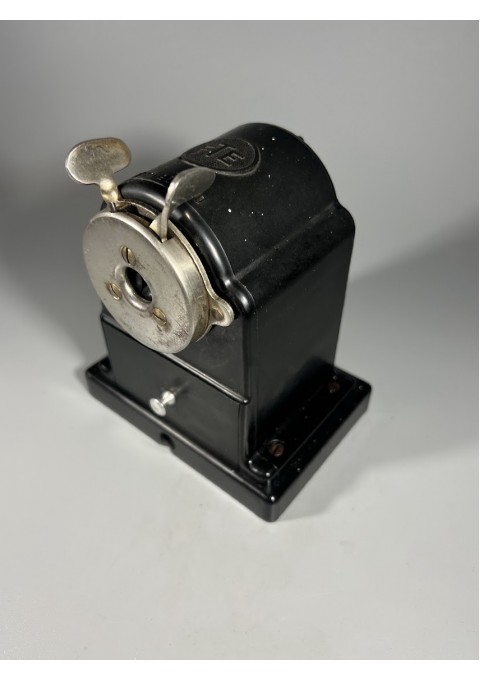 Drožtukas pieštukams FTE 120, bakelitinis, antikvarinis, vokiškas. German Bakelite Pencil Sharpener FTE modell 120. 1930 m. Kaina 78