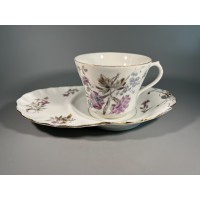 Puodelis su lėkštute užkandžiui, pyragėliams, antikvarinė, prancūziška Bertin Tissier and company, Rue de Rivoli 90 Paris. 1900-1910 m. Talpa 350 ml. Kaina 43