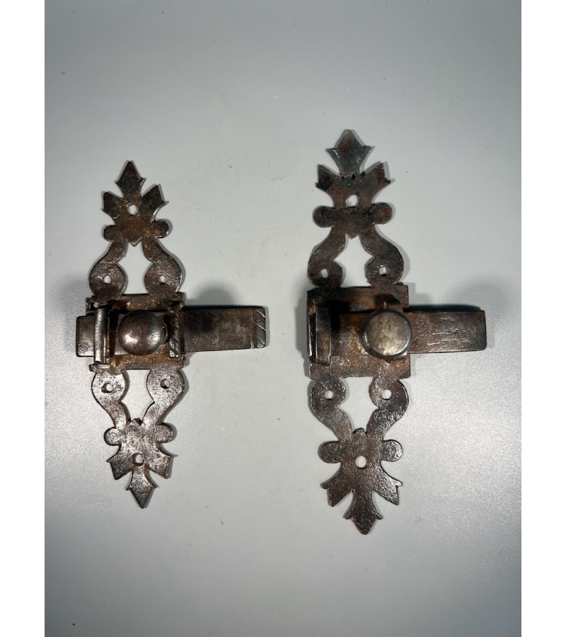 Skląstis durų metalinis, antikvarinis, prancūziškas. 2 vnt. Kaina po 23
