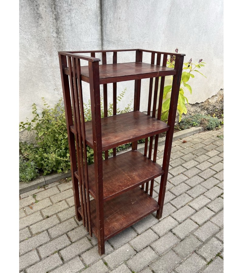Etažerė medinė, antikvarinė, rasta Kaune, Žaliakalnyje. Tvirta, lengva. Kaina 138