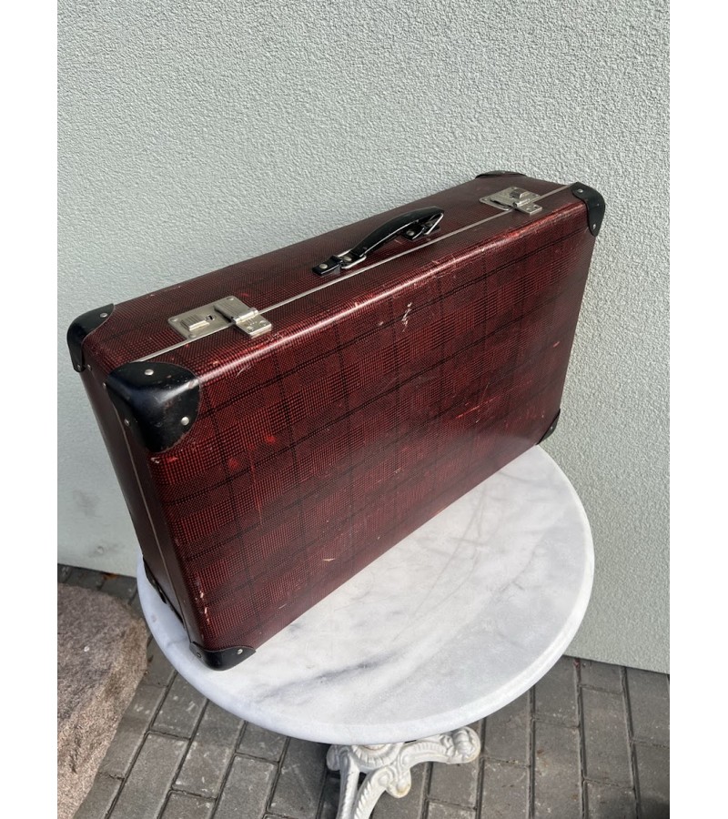 Lagaminas vintažinis, vokiškas rausvos spalvos. Kaina 78