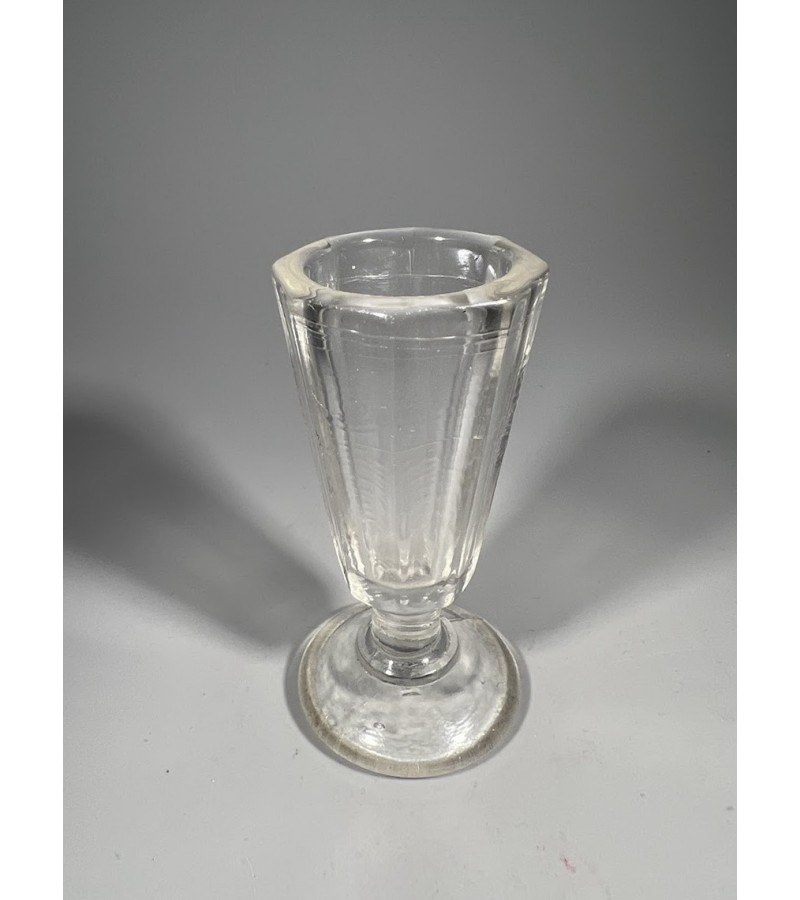 Taurelė, stikliukas, lafitnik, antikvarinis. Talpa 20 ml. Kaina 43