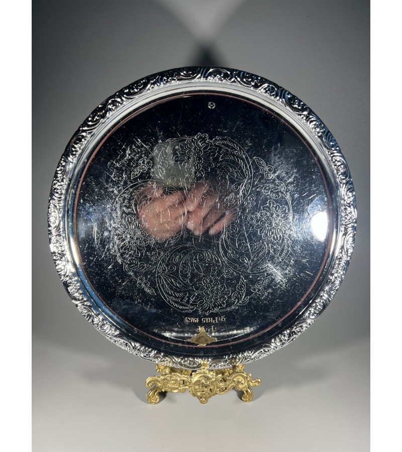 Padėklas apvalus, metalinis, vintažinis, švediškas. 2 vnt. Kaina po 23