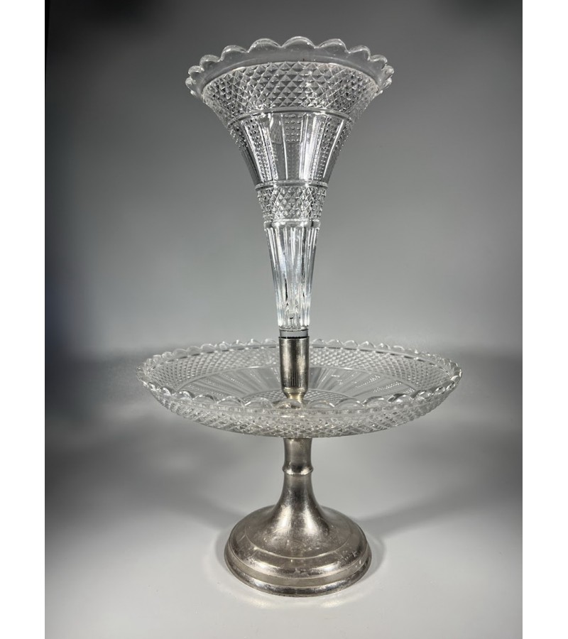 Stalo stovas Epergne desertams su vaza gėlėms antikvarinis, centrinė vaza. XIX a. pr. Prancūzija. Kaina 108