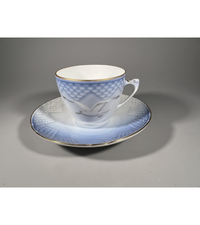 Puodelis su lėkštute porcelianiniai Bing & Grøndahl" (B&G), Copenhagen. Danija. Kaina 23