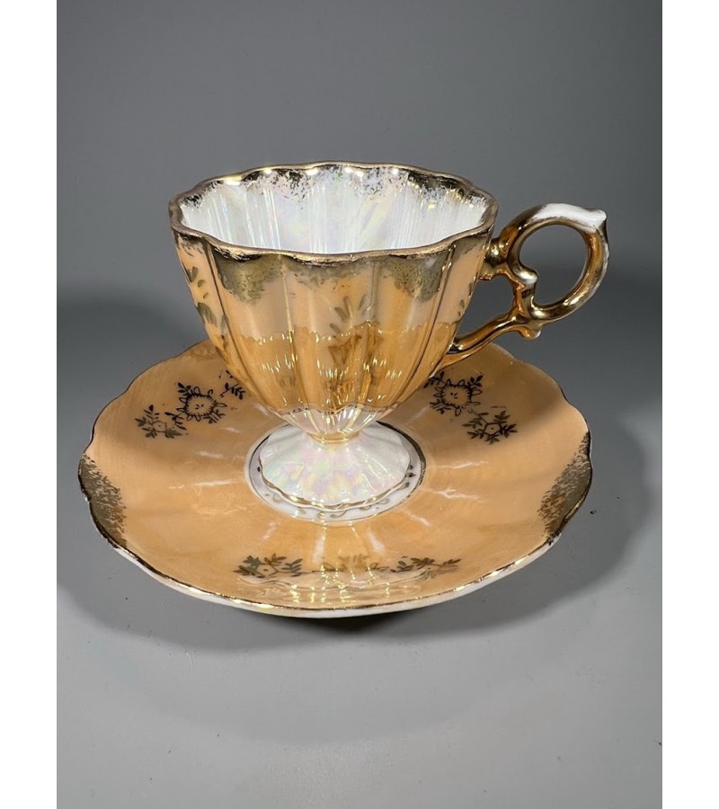 Puodelis su lėkštute porcelianinis, vintažinis. Japonija. Talpa 100 ml, espresso. Kaina 22