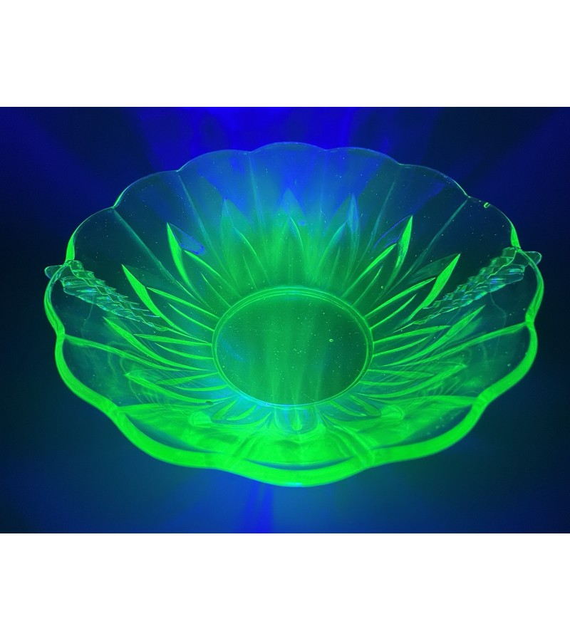 Vaza, dubuo urano stiklo, antikvarinė, Art Deco stiliaus. Kaina 78 Vaza, dubuo urano stiklo, antikvarinė, Art Deco stiliaus. Kaina 78