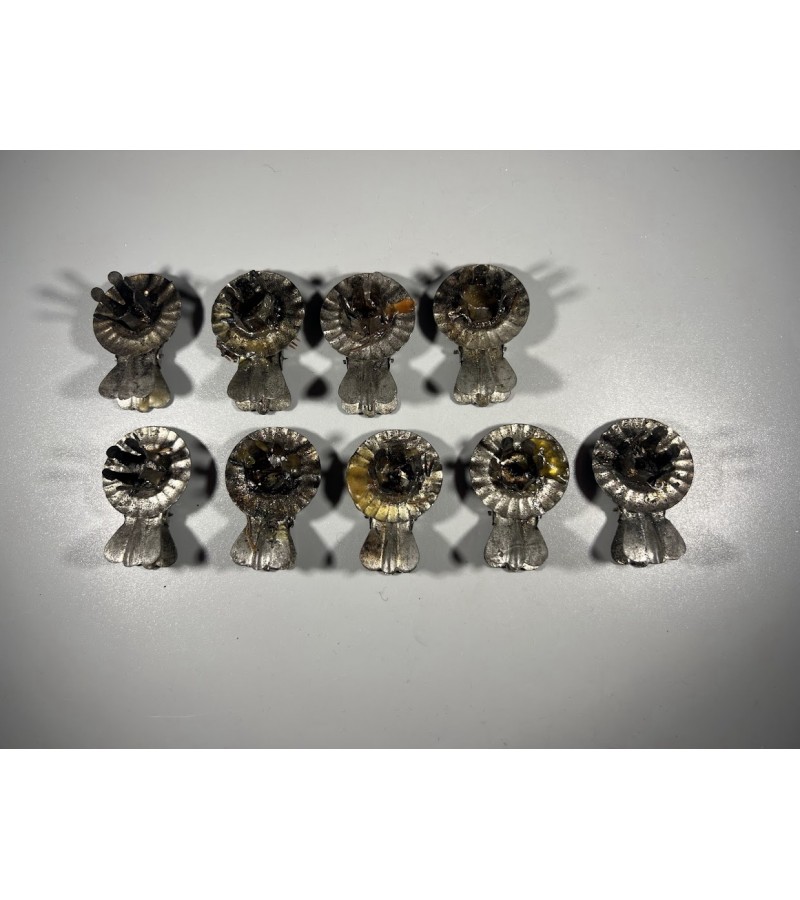 Žvakučių laikikliai antikvariniai kalėdinėms žvakutėms. 9 vnt. Kaina 20 už visus. Žvakučių laikikliai antikvariniai kalėdinėms žvakutėms. 9 vnt. Kaina 20 už visus.