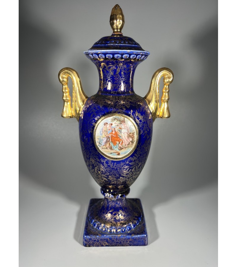 Vaza su dangčiu, urna porcelianinė, antikvarinė, angliška. PORCELAIN VICTORIAN VASE/URN BY EMPIRE WARE, STOKE-UPON-TRENT, ENGLAND. 1930 m. Kaina 88