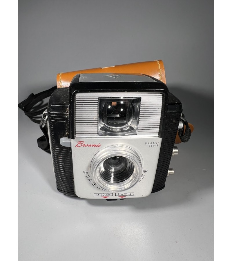 Fotoaparatas Kodak Brownie Starlet, vintažinis, su dėklu. JAV, Prancūzija. 1957-1962 m. Kaina 36