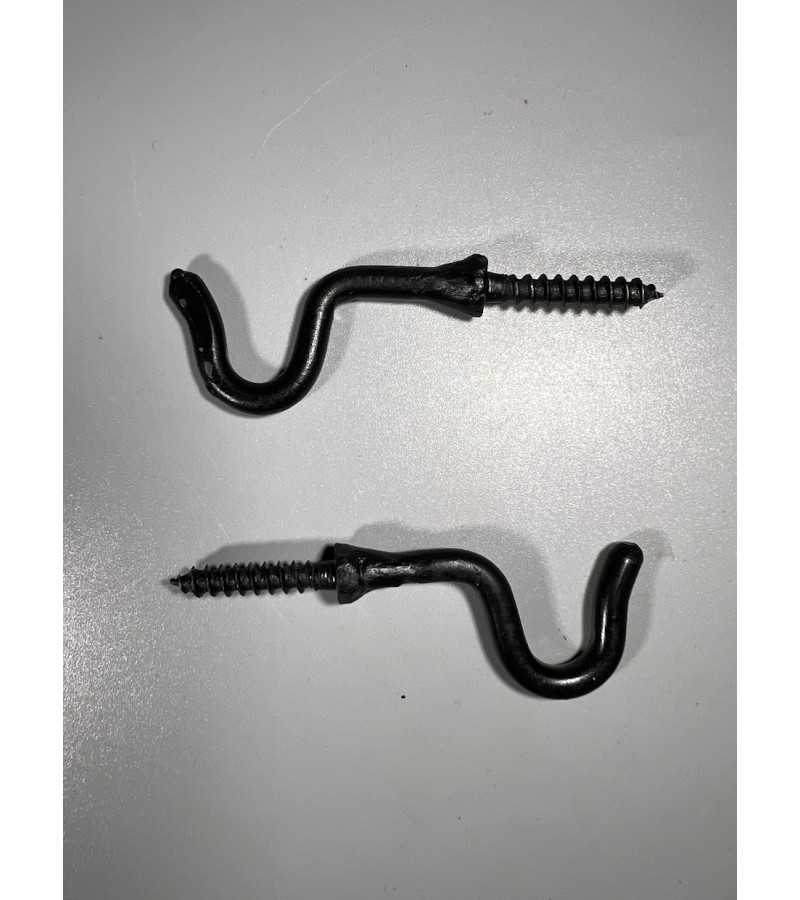 Kabykla, kabliukas kaltinis, įsukamas, tvirtas. 5 vnt. Kaina po 8 