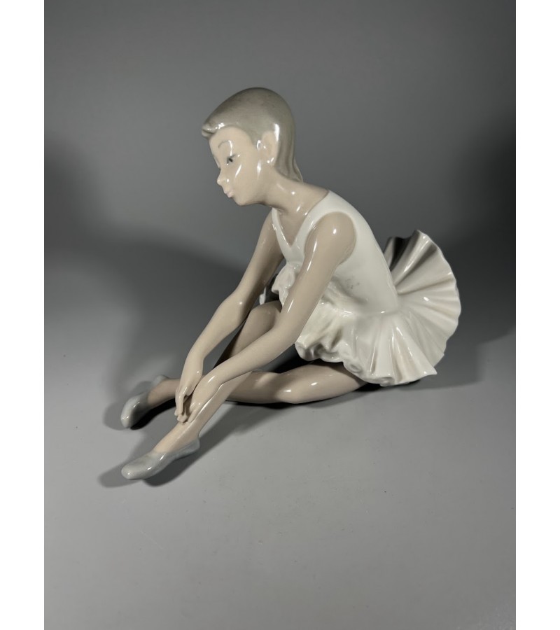 Statulėlė Balerina, porcelianinė, Nao, Ispanija. Kaina 68