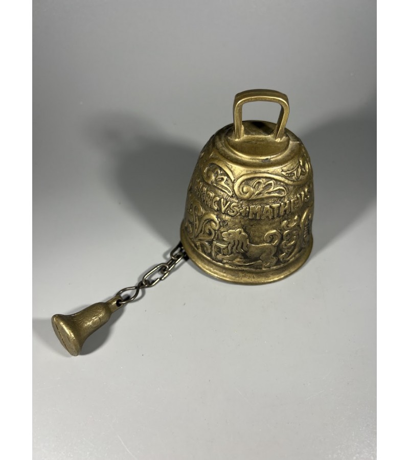 Varpelis nuostabaus skambėjimo, varpas bronzinis, žalvarinis su grandinėle skambinimui, vintažinis. Kaina 68