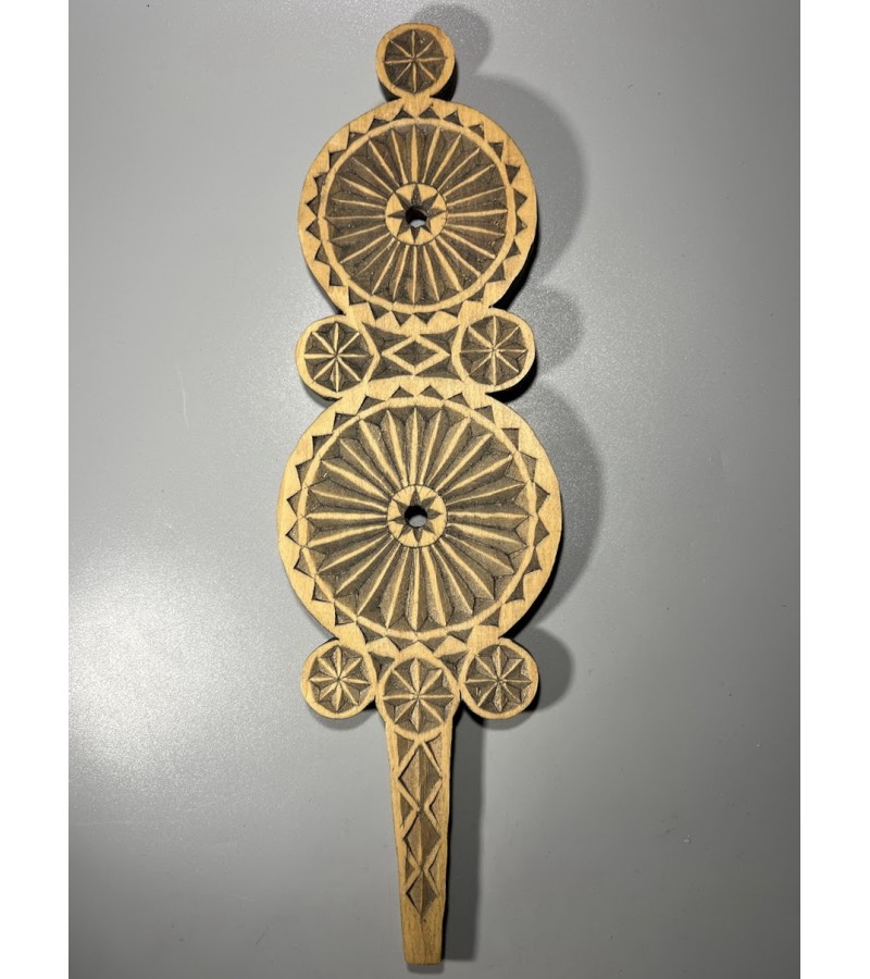 Prieverpstė medinė, drožinėta, lietuviška, sovietinių laikų. Kaina 28