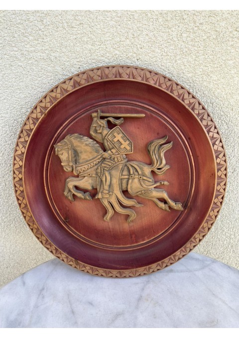 Bareljefas Vytis, medinis, drožinėtas liaudies meistro. 1989 m. Skersmuo 35 cm. Kaina 213