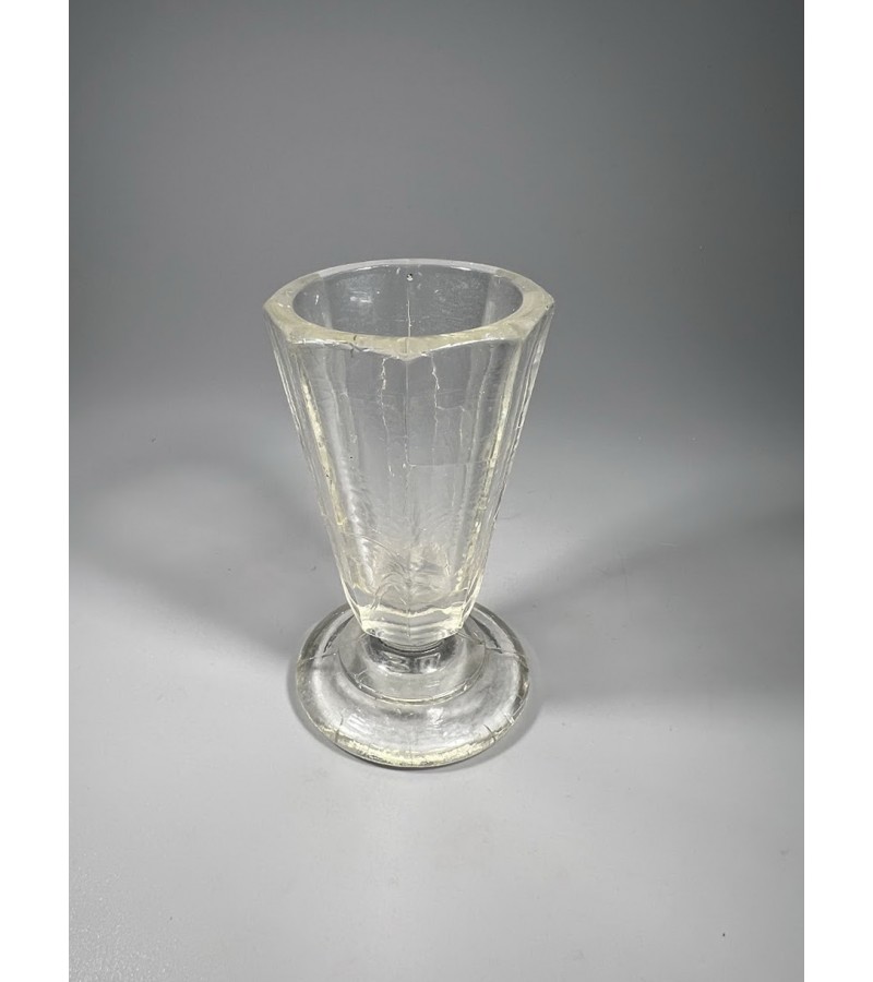 Taurelė, stikliukas, lafitnik, antikvarinis. Talpa 30 ml. Kaina 41