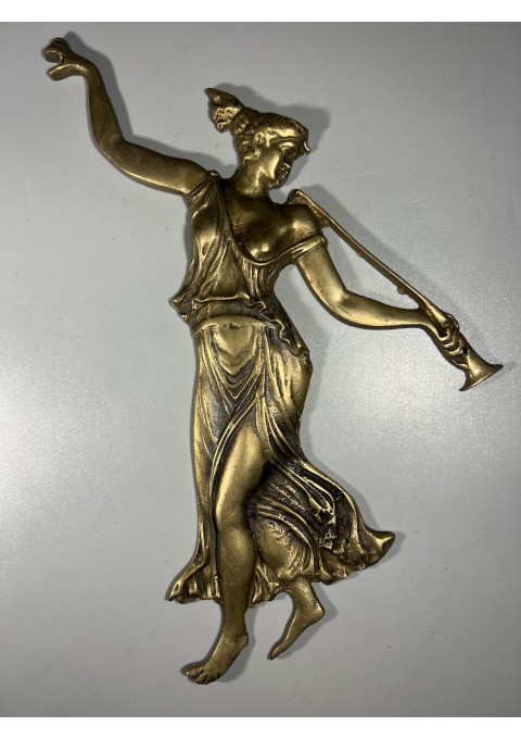 Bareljefas žalvarinis graikų mūza, džiaugsmo deivė. Kaina 43