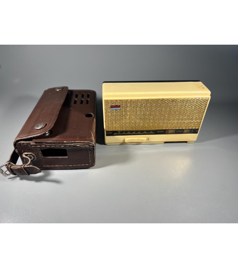 Radija Planeta (rus. Планета), sovietinis, tarybinių laikų, Kijevo gamykla Radiopribor. 1964 m. Kaina 23