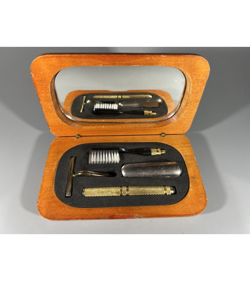 Vintažinis vyriškas kelioninis higienos reikmenų rinkinys, Gentleman's vanity sets. Alex Bog Collection. Ispanija. 1980–1995 m. Kaina 23