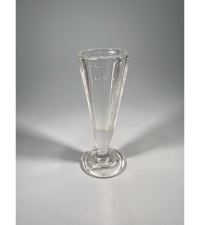 Taurelė, stikliukas, lafitnik, antikvarinis. Talpa 20 ml. Kaina 30