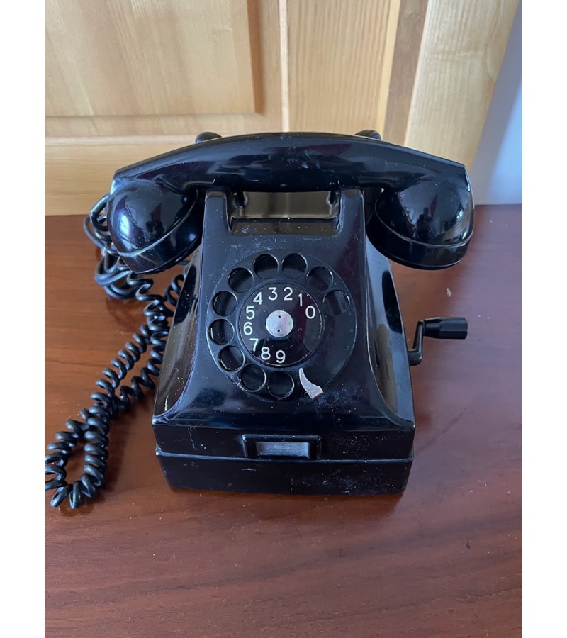 Telefonas Ericsson DBH 1001 antikvarinis, bakelitiniu korpusu. 1933-1962 m. Kaina 118 Telefonas Ericsson DBH 1001 antikvarinis, bakelitiniu korpusu. 1933-1962 m. Kaina 118