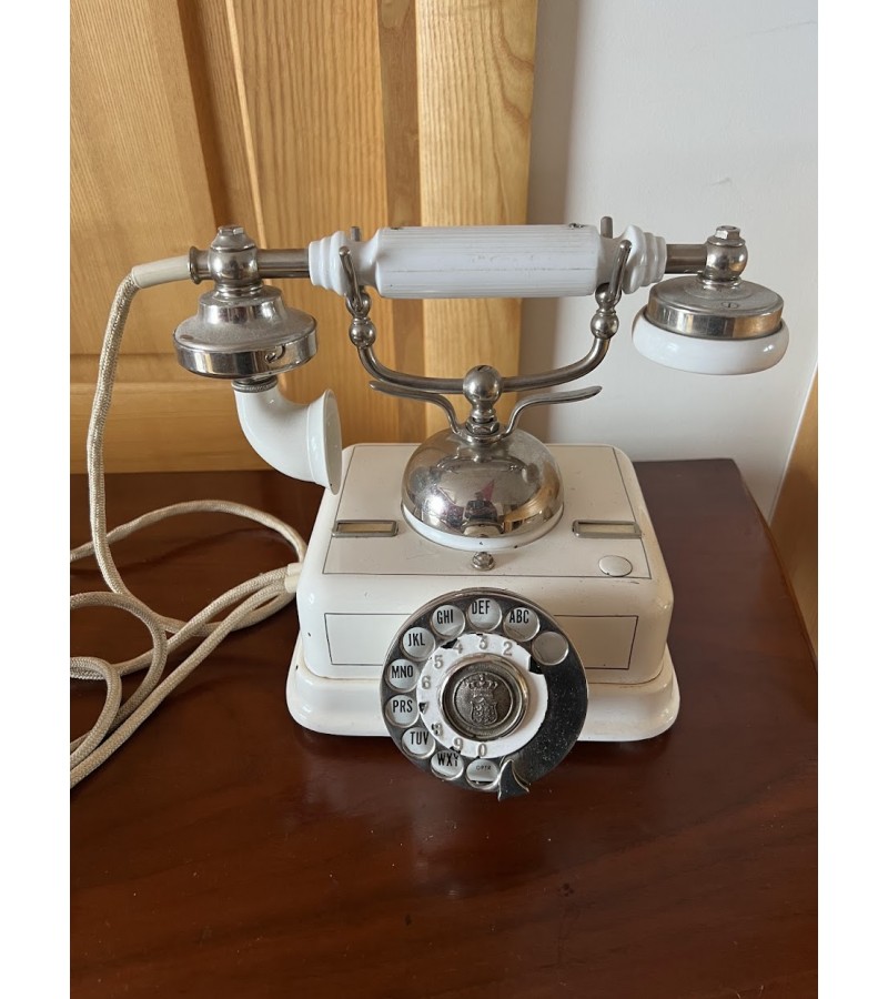 Telefonas KTAS (Kjøbenhavns Telefon Aktieselskab) antikvarinis, pagamintas Danijoje, sunkus. 1920-1950 m. Kaina 188