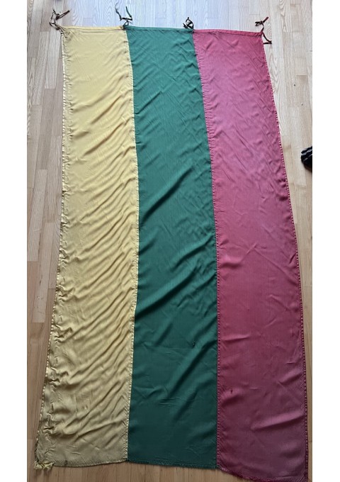 Vėliava Lietuvos trispalvė, apie 1991 m. Kaina 23