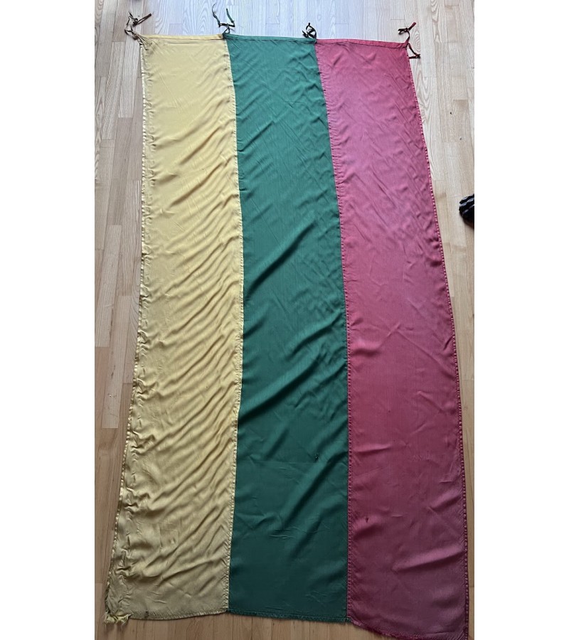 Vėliava Lietuvos trispalvė, apie 1991 m. Kaina 23