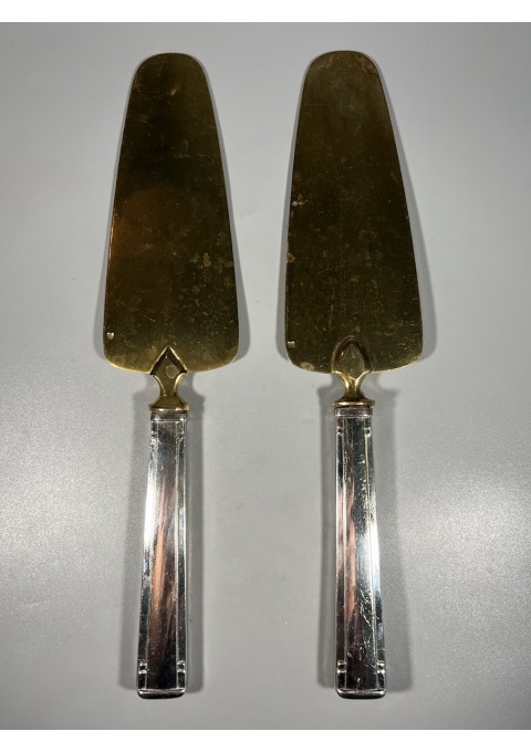 Mentelė, lopetėlė sidabruota tortui, pyragaičiams, antikvarinė, Art Deco stiliaus, prancūziška. 2 vnt. Kaina po 18