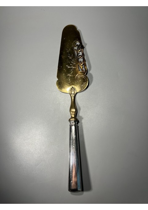 Mentelė, lopetėlė sidabruota tortui, pyragaičiams, antikvarinė, Art Deco stiliaus, prancūziška. Kaina 32