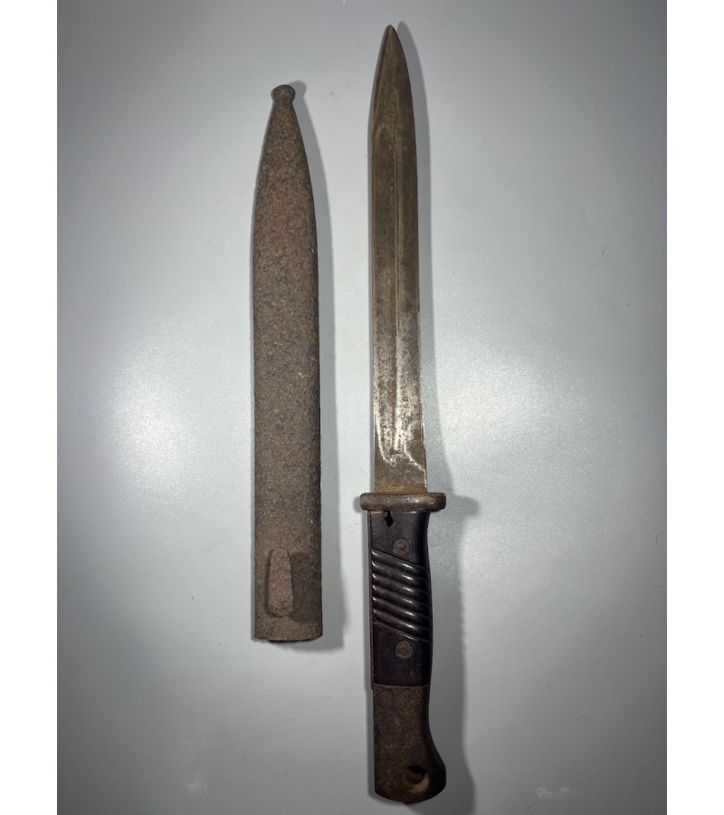 Durtuvas K98 vokiškas su makštim, Seitengewehr 84/98 III, standartinis Vokietijos kariuomenės ginklas Antrojo pasaulinio karo metais, II PK. Skirtas naudoti su legendiniu Mauser Karabiner 98k (K98) šautuvu. Kaina 83