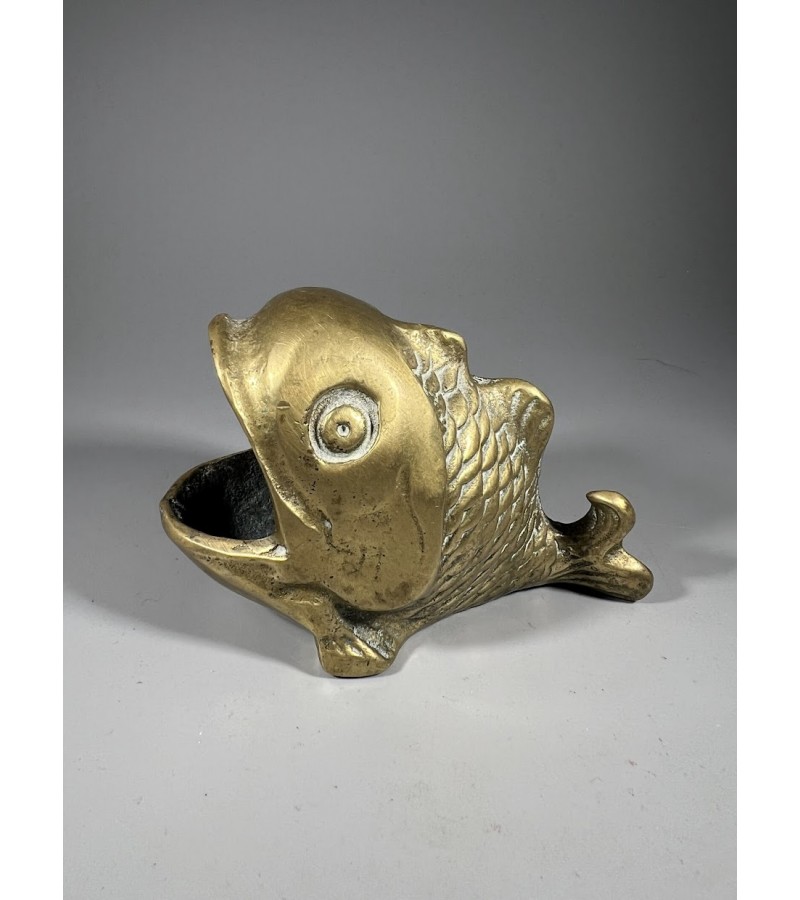 Žuvis, peleninė, statulėlė, dėklas smulkiems daiktams žalvarinė. Svoris 0,5 kg. Kaina 23