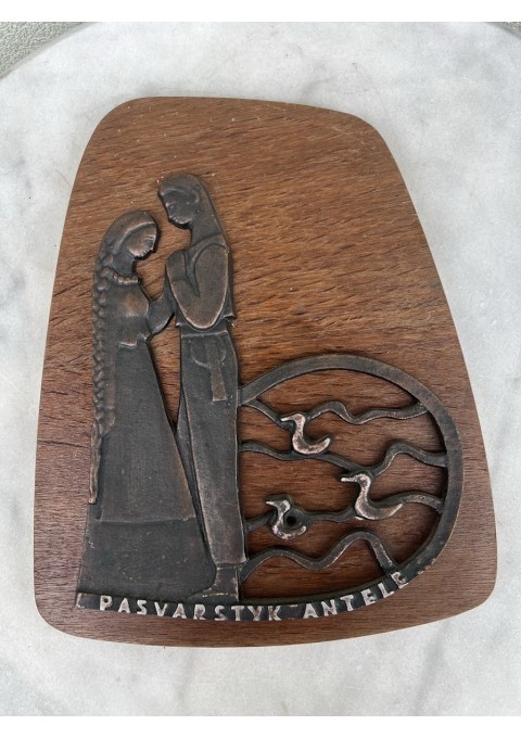 Bareljefas Pasvarstyk antele, variuotas aliuminis tarybinių laikų. Kaina 33