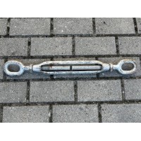 Įtempiklis metalinis, vintažinis, tvirtas. Svoris 3 kg. Veikiantis. Kaina 43