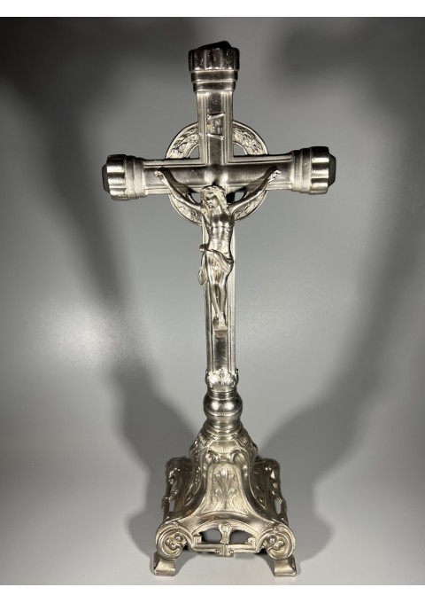 Nukryžiuotasis, kryžius pastatomas, antikvarinis. Kaina 72