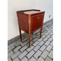 Spintelė, komoda stalo įrankiams, 4 stalčių, raudonmedžio spalvos, antikvarinio stiliaus. Kaina 116