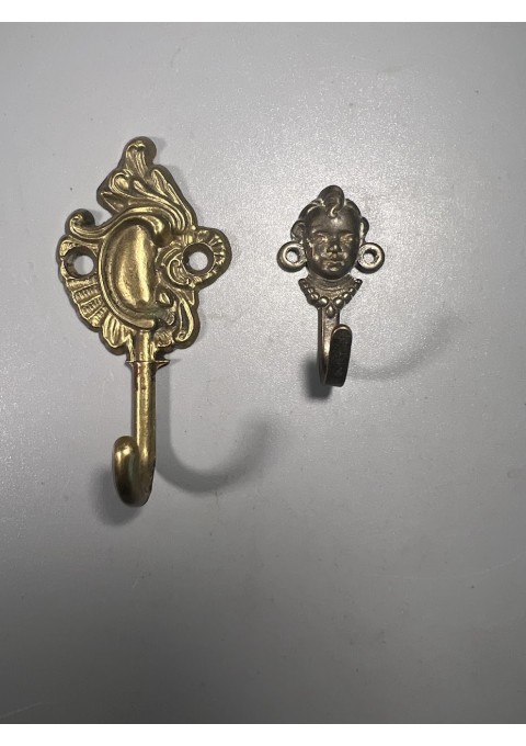 Kabykla, kabyklos metalinės, mažos. 2 vnt. Kaina 6 ir 3