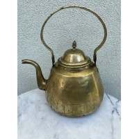 Arbatinukas žalvarinis, didelis, kaltinis, antikvarinis, carinės Rusijos imperijos laikų. Svoris 1,6 kg. Kaina 88