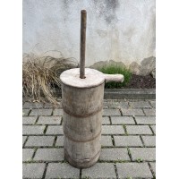 Sviestamušė medinė, antikvarinė, liaudiška. Kaina 48
