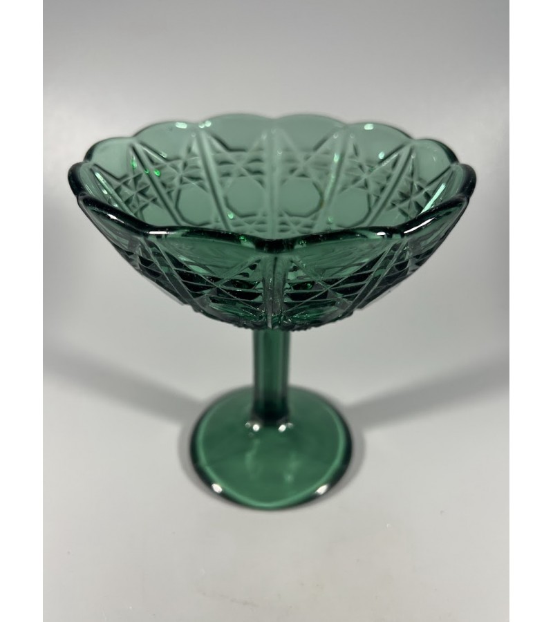 Saldaininė žalio stiklo vintažinė, latviška. Kaina 18