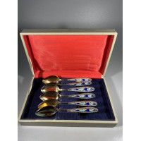 Šaukšteliai sidabriniai puošti ornamentika su emale, 875 prabos, 6 vnt. 1960-1970 m. Kaina 213