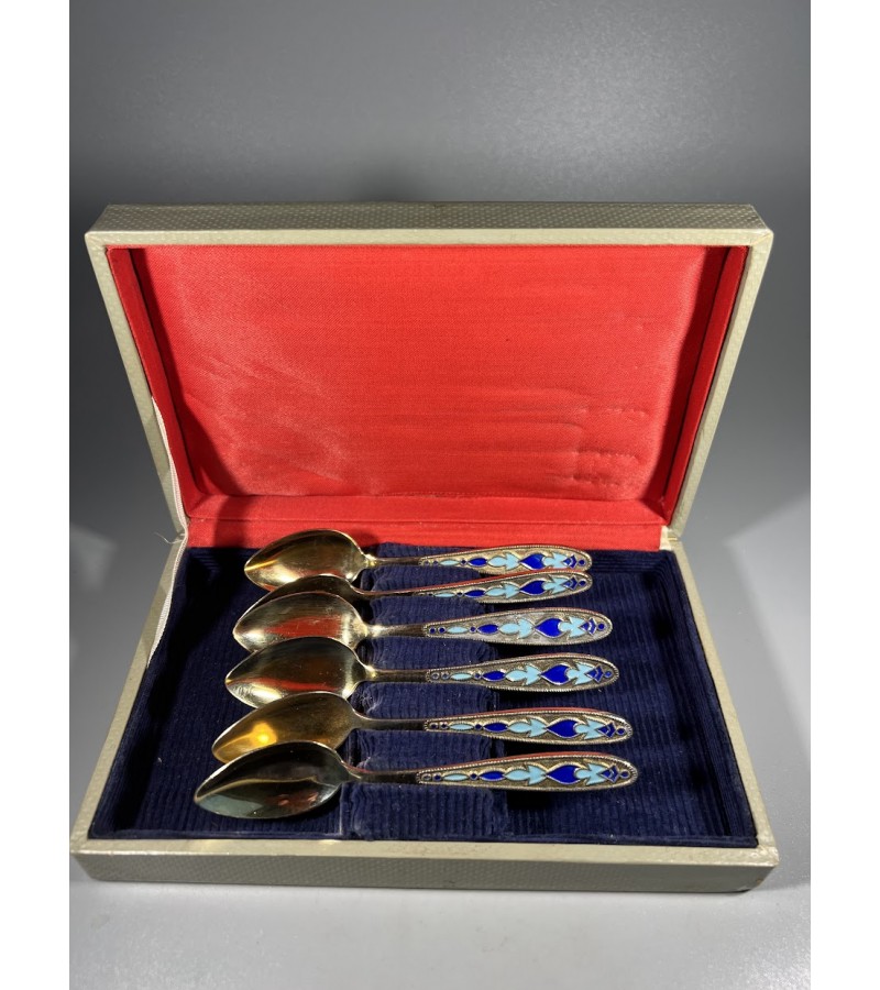 Šaukšteliai sidabriniai puošti ornamentika su emale, 875 prabos, 6 vnt. 1960-1970 m. Kaina 213