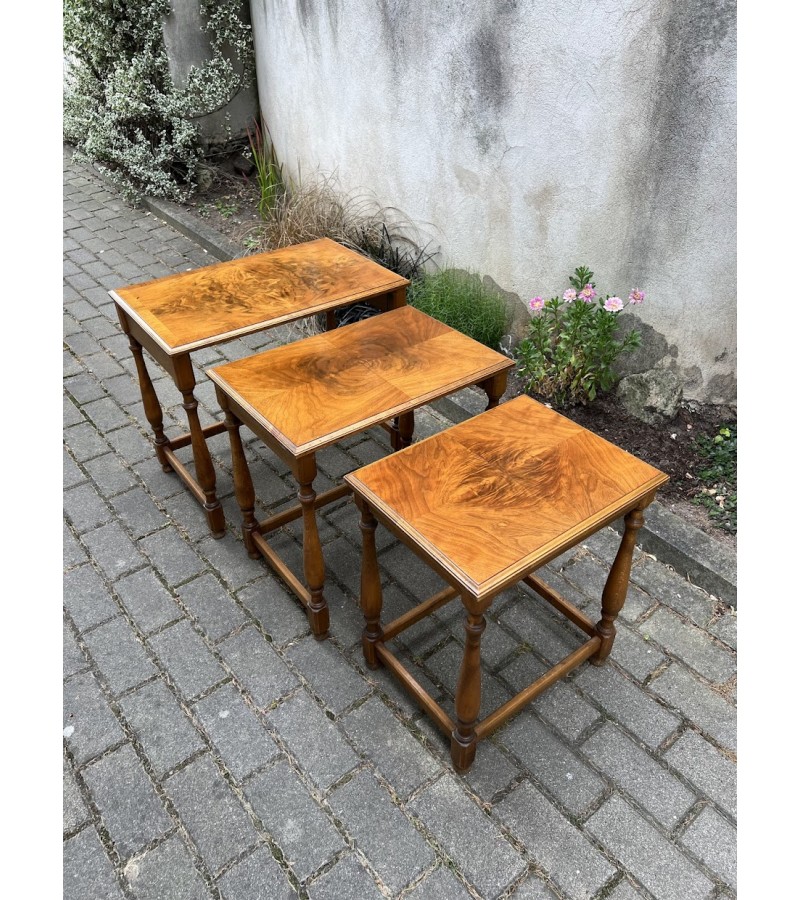 Staliukų komplektas, staliukai sustumiami, trio, Tvirti, stabilūs. Gamintojas Bodafors, 1960 m. Kaina 103 už visus.