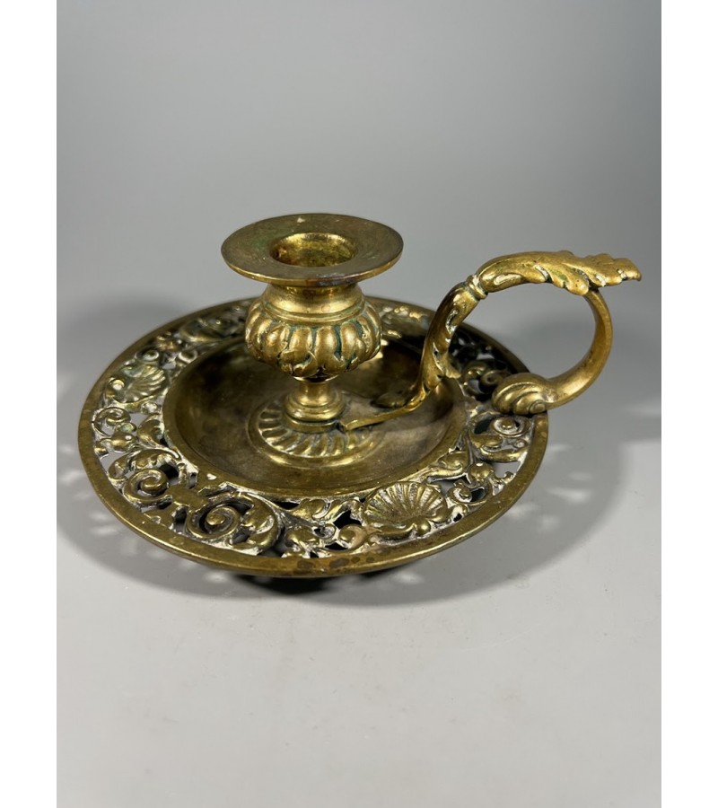 Žvakidė antikvarinė, bronzinė, nešiojama, prancūziška, Rokoko stiliaus. Kaina 63