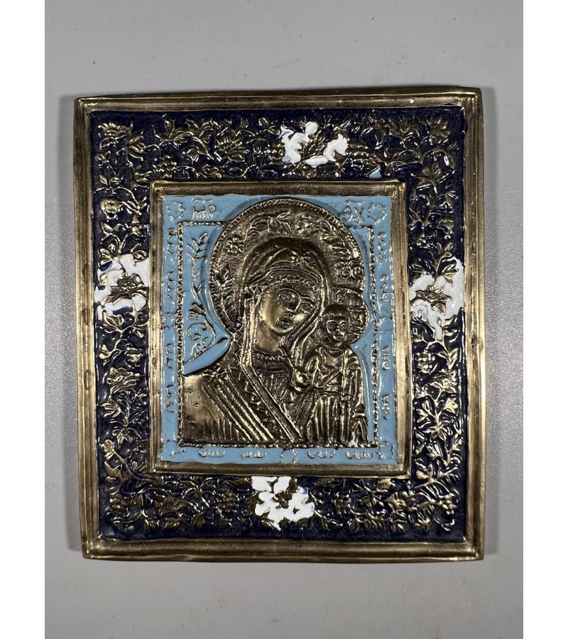 Ikona, plaketė Marija Dievo Motina su kūdikiu, antikvarinė, stačiatikių, krikščionių ortodoksų, pravoslavų, puošta 3 spalvų emale. Kaina 187 Ikona, plaketė Marija Dievo Motina su kūdikiu, antikvarinė, stačiatikių, krikščionių ortodoksų, pravoslavų, puošta 3 spalvų emale. Kaina 187