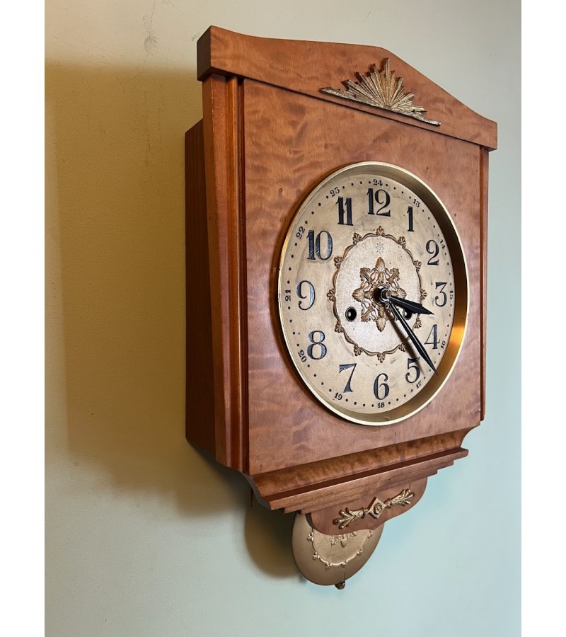 Laikrodis Junghans, sieninis, antikvarinis vokiškas. Veikiantis. Kaina 93