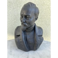 Biustas Feliksas Edmundovičius Dzeržinskis (1877-1926). Dažytas gipsas. Aukštis 26 cm. Kaina 188