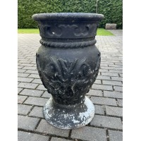 Šiukšlių dėžė, šiukšliadėžė, špižinė, ketaus, tarybinė, sovietinių laikų, Tulpė. Svoris maždaug 70 kg. Neskilus, netrūkus. Kaina 178